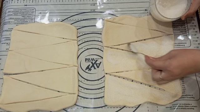 Круассаны из готового дрожжевого слоёного теста смотреть онлайн