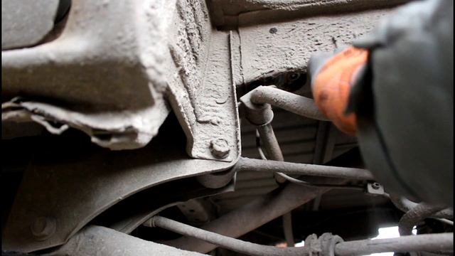 Замена втулок заднего стабилизатора на Toyota Noah 3S FE Тойота Ноах 2000 года смотреть онлайн