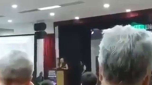 Dalai Lama wishes to die without worry смотреть онлайн