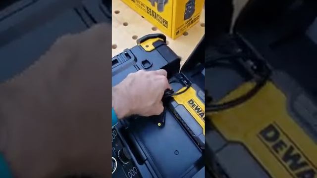 Dewalt sound смотреть онлайн
