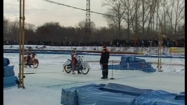 ЧЕМПИОНАТ РОССИИ. ГОНКИ НА ЛЬДУ. КЛАСС 500СМ3 2 ЭТАП.3 серия заездов. смотреть онлайн