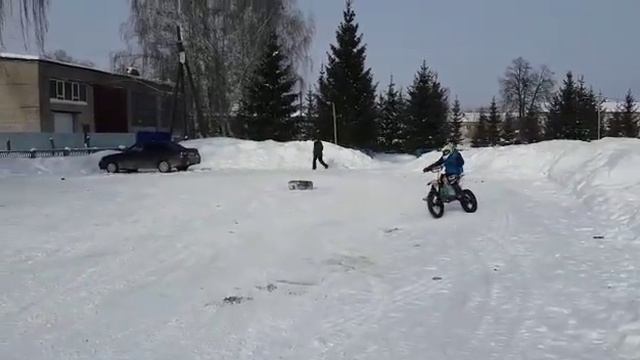 Как я катаюсь зимой но только начал заниматься мотокроссом смотреть онлайн