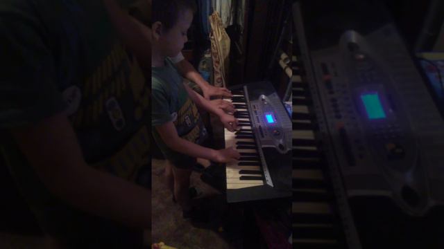 В 6 лет на детском синтезаторе смотреть онлайн