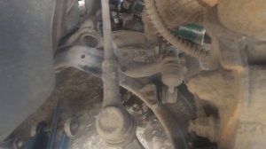 Hyundai. Accent. Замена втулок переднего стабилизатора и рулевого наконечника.