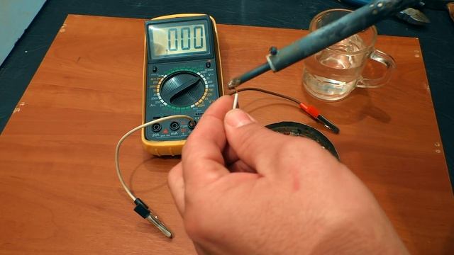 Если опустить батарейку в воду смотреть онлайн