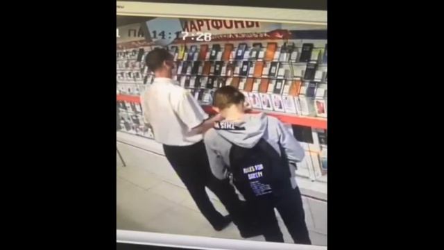 Хищение сотового телефона из магазина электроники смотреть онлайн