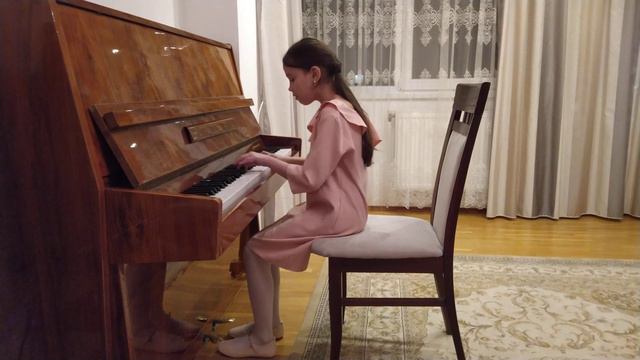 Петровська Анна Й.С. Бах "Маленька прелюдія" та А. Штогаренко "Метелик" смотреть онлайн
