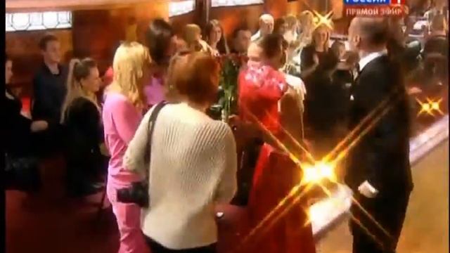 Дарим цветы Глюкозе на Танцах со звездами:) смотреть онлайн