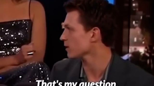 Zendaya Showing Tom Holland How To Delete An Instagram Story