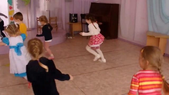 Карина. День рождения-4 года.Детсад. смотреть онлайн