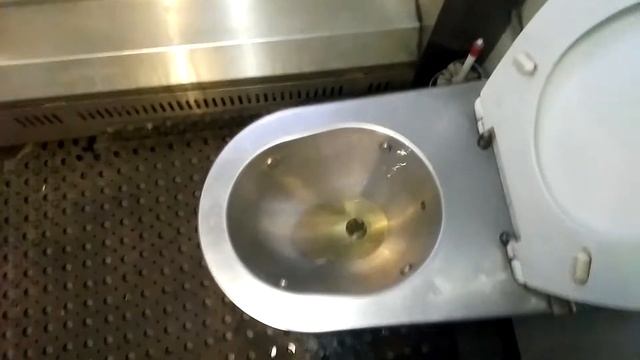 Туалет в Интерсити + смотреть онлайн