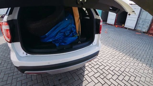 BMW I8 \ MUSTANG в порту Клайпеда / как их разгружают?