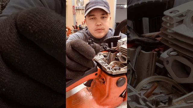 Как правильно подсоединить топливные шланги к праймеру бензопилы смотреть онлайн