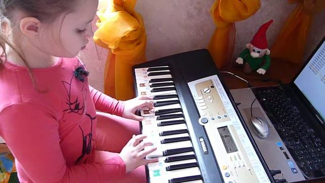 SOFT MOZART RECITAL May 2015: Ксения, 8 лет, играет Morning Mood E. Grieg смотреть онлайн