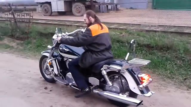 принял первые поздравления насчет нового мотоцикла Kawasaki VN 1500! смотреть онлайн