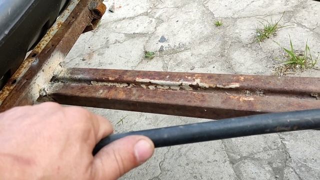 мотобуксировщик мужик, сделал на него прицеп, теперь можно ездить и летом.