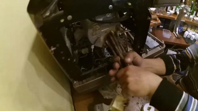 Декальцинация и замена тэна кофемашины La Cimbali M31 Class descale and heating elements change смотреть онлайн