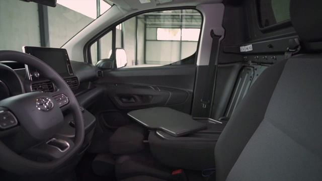 New 2021 Toyota Proace City \ Full Review \ Compact Duty Van \ Interior смотреть онлайн