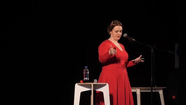 Дизайнер интерфейсов в 2042 году. Ольга Сартакова @ Дизайн-выходные 2022 смотреть онлайн
