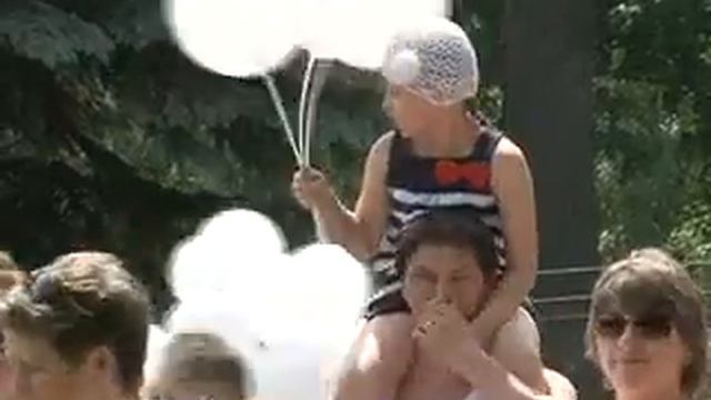 В Пензенском зоопарке разрешили погладить некоторых животных смотреть онлайн