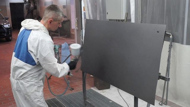 Iwata LS-400 Supernova, покраска деталей автомобиля, Mitsubishi центр Минск смотреть онлайн