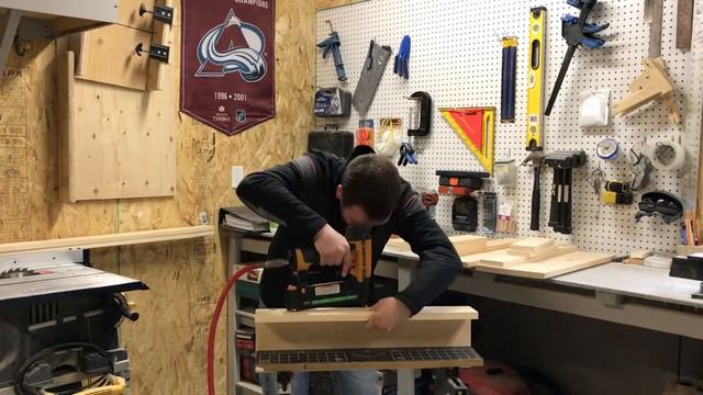 How to Make a Leaning Ladder Shelf for Bathroom - SIMPLE AND EASY DIY смотреть онлайн