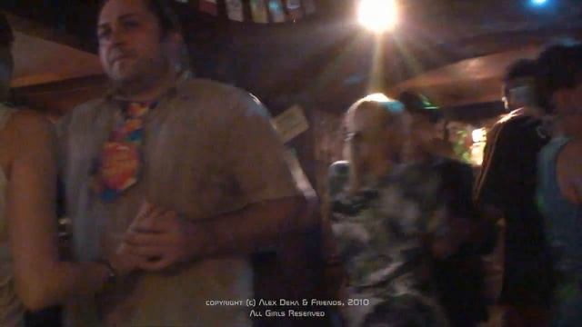 Grace! I've seen your face before (Nightclubbing in Moscow) смотреть онлайн