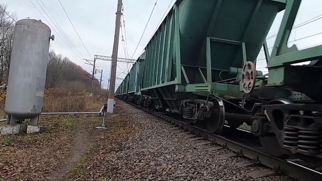 Поезда близ ст. Яганово во время ремонтных работ, быстрый и интенсивный движ грузовых под Михнево смотреть онлайн