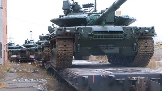 26 серьезно модернизированных танков Т-80БВМ поступили в бригаду Северного флота