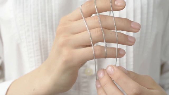 Серебряная цепочка. Панцирное плетение 1 мм смотреть онлайн