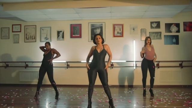Pierangely Wever Choreography "Call out my name" The Weekend смотреть онлайн