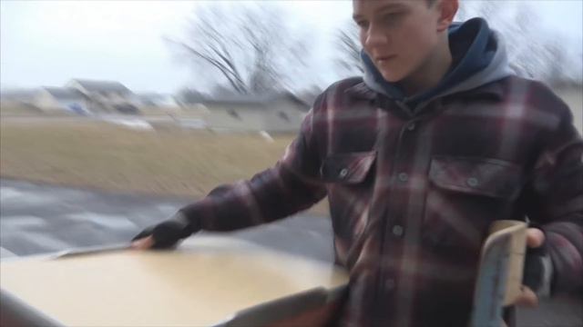 Многодетная семья на карантине. День 3-4 Парты для учеников. Разговор с птицами и другое. смотреть онлайн