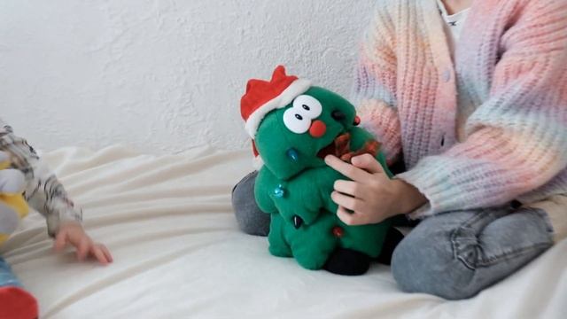 Декор ёлки | украшаем с детьми | новая ёлка | ёлка украшенная 2023 смотреть онлайн