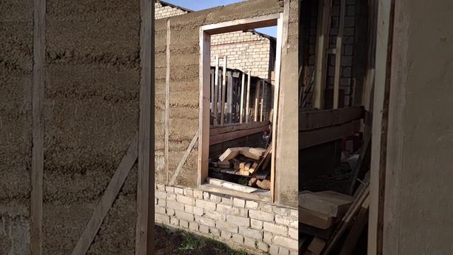 СТРОИМ ПОМЕЩЕНИЕ ДЛЯ СОДЕРЖАНИЯ ЖИВОТНЫХ ИЗ ОПИЛКОБЕТОНА ч.6 смотреть онлайн