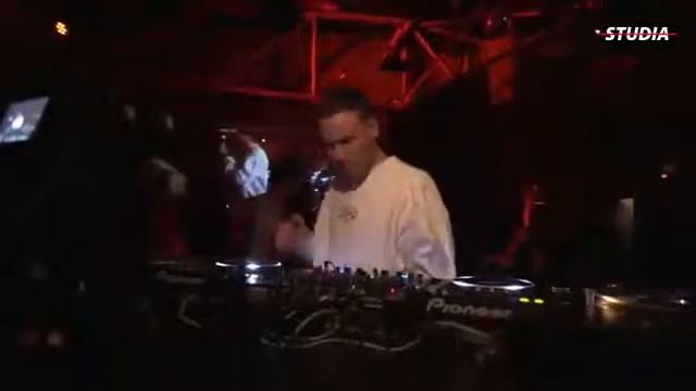 NECHKIN / STUDIA Live 15