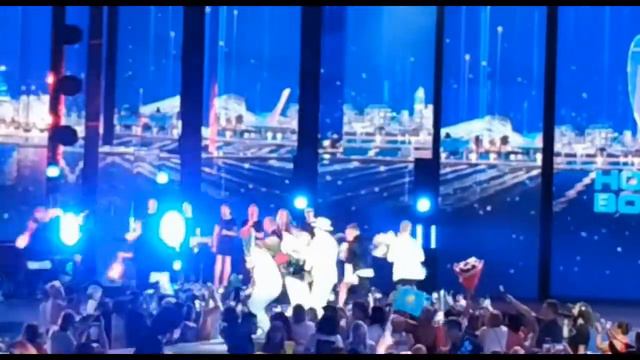 #Dimash Никто так не любит своих поклонников, как Димаш! Он не устает признаваться им в любви! смотреть онлайн
