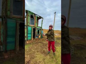 Школьник построил коттедж и уехал от родителей #shorts