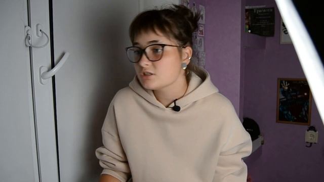10 ЛАЙФХАКОВ ДЛЯ УЧЕБЫ / пособие школьника / как учится легко и на отлично / BACK TO SCHOOL смотреть онлайн