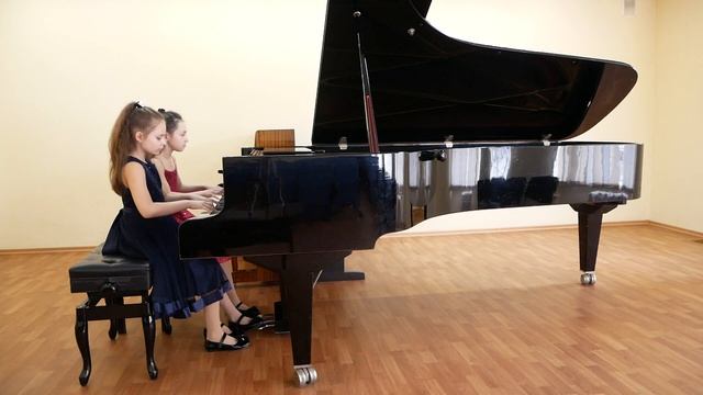 Сергей Рахманинов. Итальянская полька / Ансамбль Полина Голубева и Алина Гайнутдинова смотреть онлайн