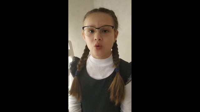 Страна читающая — Ксения Самойлова читает произведение «Поёт зима — аукает…» С. А. Есенина смотреть онлайн