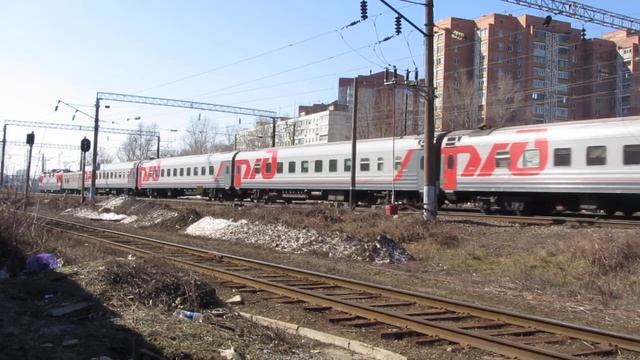 Электровозы ЭП20-011 с поездом №19 Ростов — Москва и ЭП1М-777 с поездом №140 Новосибирск — Адлер смотреть онлайн