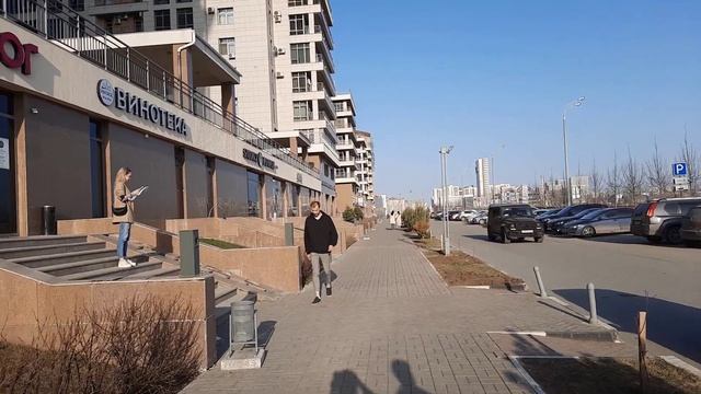 Небольшая прогулка по современной части Казани смотреть онлайн