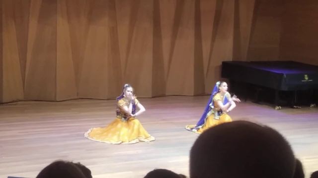 Танц. ансамбль "Маюри" 3 номер смотреть онлайн