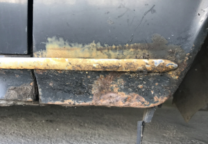 Снятие хрома порога на Волге ГАЗ-24