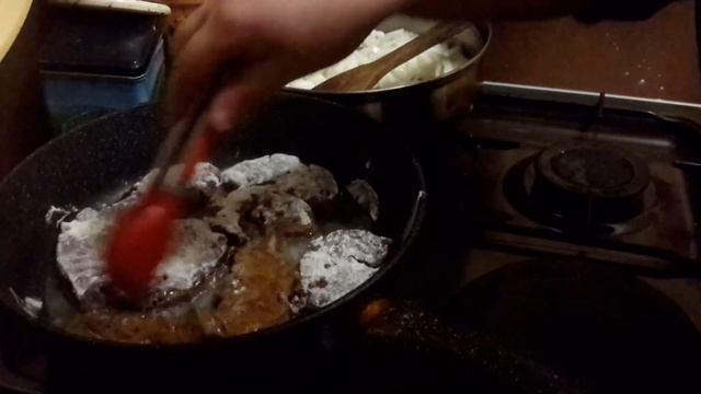 Как пожарить печень, чтоб была сочная и мягкая. ОТБИВНЫЕ С ПЕЧЕНКИ смотреть онлайн