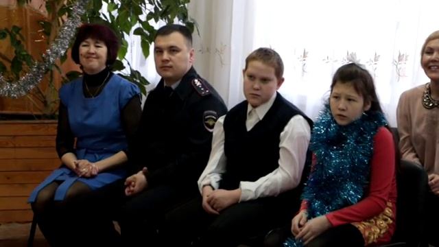 Воспитанники Реабилитационного центра получили новогодние подарки смотреть онлайн