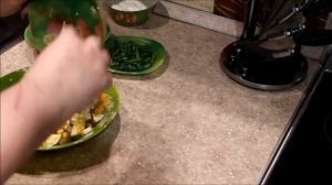 Салат с соленой горбушей