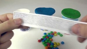 Воздушные Шарики с водой Лопаем шарики Семья пальчиков Папа пальчик Песенка про пальчики Учим цвета