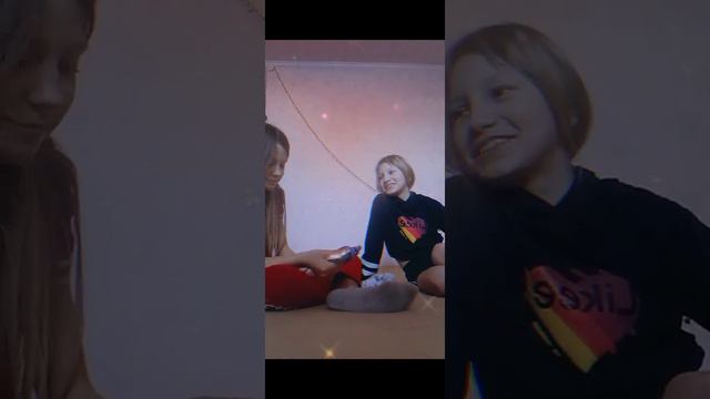 эти мне шорты нравится потому что они в сзади в сеточку