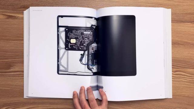 'Designed by Apple in California' Book: Full Read Through смотреть онлайн